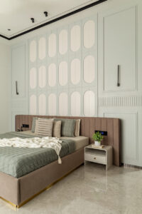 extured headboard or a simple bedroom